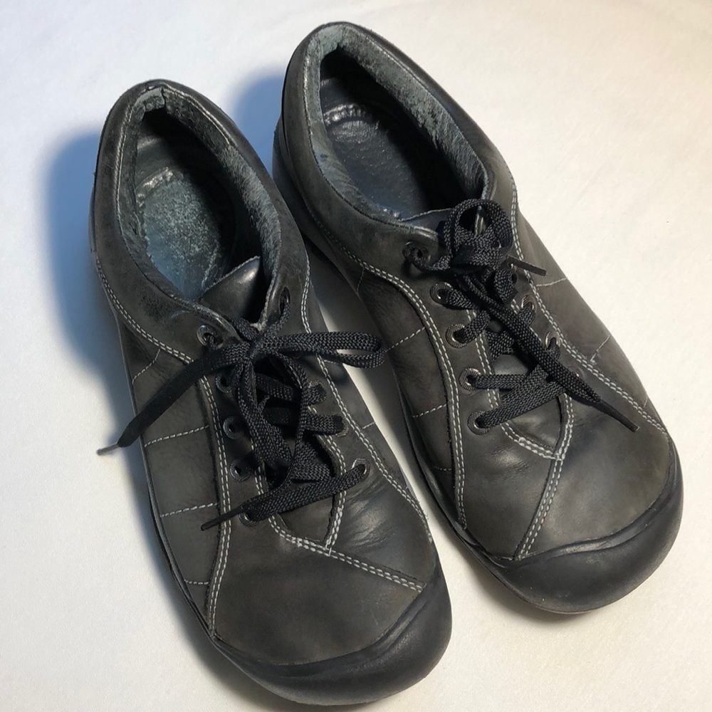 Preloved KEEN Black leather Presido lace-up sz 9